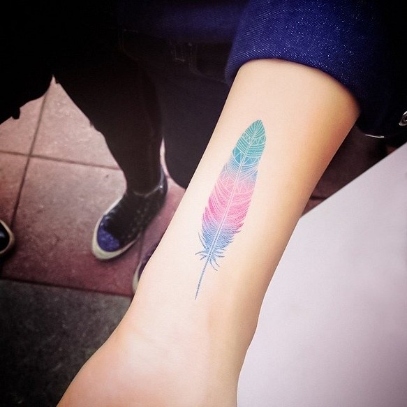 Surprise Tattoos / Feather Power 力量羽毛 刺青 紋身貼紙 第1張的照片