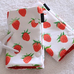 ♡送料無料♡Organic Cotton 抱っこ紐よだれパッド ●suisai strawberry 1枚目の画像