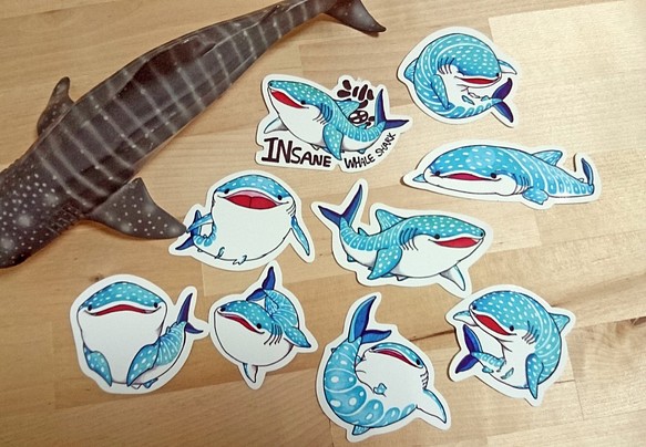 豆腐鯊(鯨鯊)點點 spot whale shark 貼紙組 9入 ( 貼紙 / 文具 / 鯨鯊 / 鯊魚 ) 第1張的照片