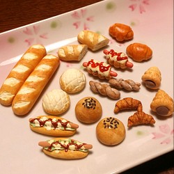 ミニチュア食品サンプル  パン１０種類・２０個セット 1枚目の画像