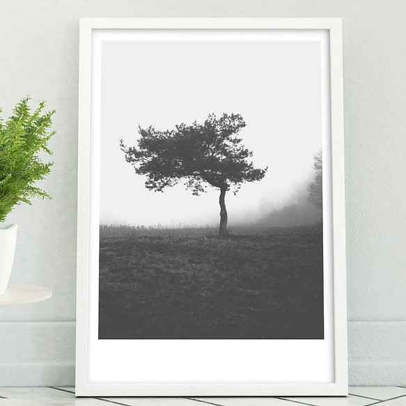 アートポスター / Alone tree おしゃれインテリア・北欧、モノトーン好きの方に☆ 1枚目の画像