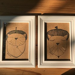「橡實貓 」襁褓與成年（有藝術家氣息）卡其色 手繪 禮物 可愛 風格 平靜 家飾 框畫 作品 擺設 生活 第1張的照片