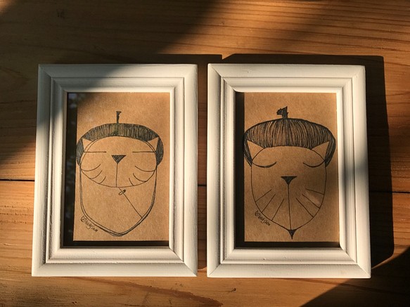 「橡實貓 」襁褓與成年（有藝術家氣息）卡其色 手繪 禮物 可愛 風格 平靜 家飾 框畫 作品 擺設 生活 第1張的照片