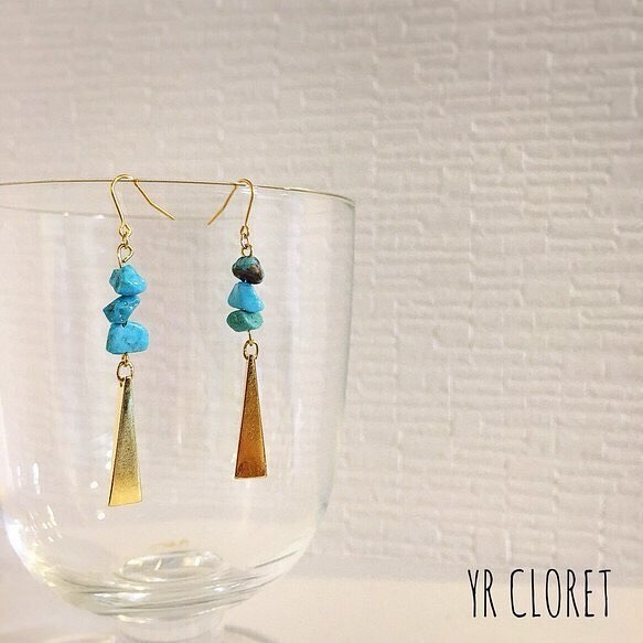 Turquoise and Gold Pierced earring 第1張的照片