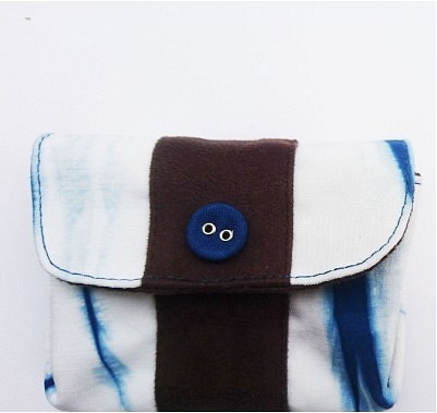 青い布の財布 1枚目の画像