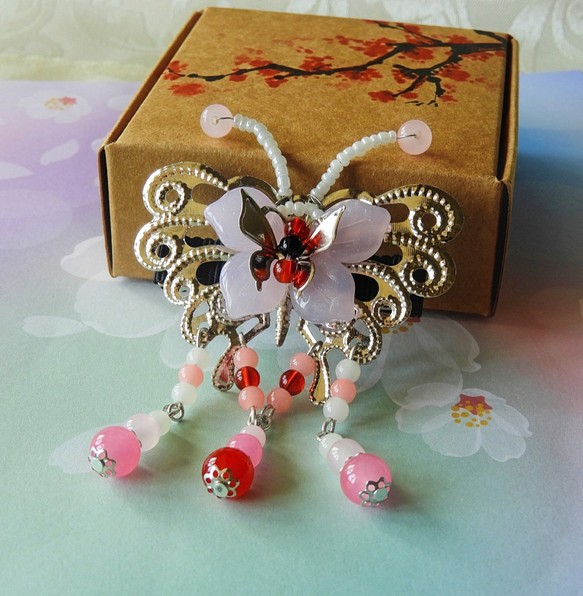 中國風古典貓眼石彈簧夾-粉蝶 第1張的照片