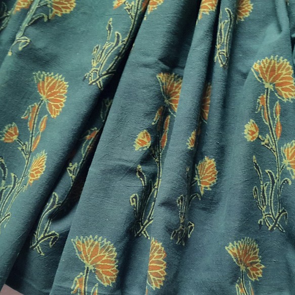 アジュラク染めブロックプリント　５０ｃｍ　ナチュラルダイ グリーン　花柄 1枚目の画像