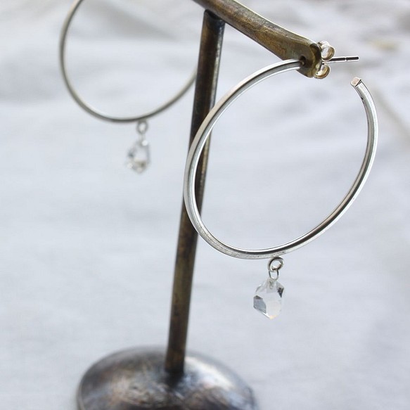 HerkimerDiamond Hooped earrings ハーキマーダイヤモンドのフープ