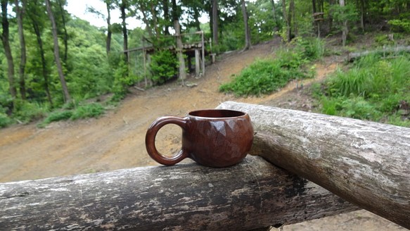 ウオールナットの木で作った一木彫りコーヒーカップ 1枚目の画像