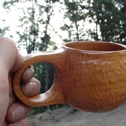 銘木ケヤキで作った一木彫りコーヒーカップ。 1枚目の画像