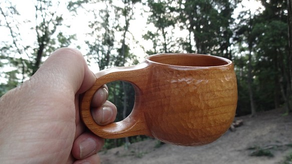 銘木ケヤキで作った一木彫りコーヒーカップ。 1枚目の画像