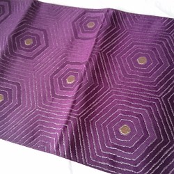 帯リメイク 敷き布
置き物用 紫色 金糸 銀糸 六角形 シルク 1枚目の画像