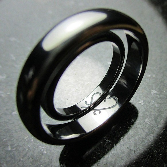 金属アレルギー対応 大幅値下げランキング ふたつで1つのタンタルの結婚指輪 正規品販売！