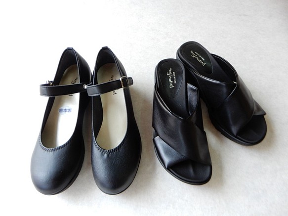 [夏季幸運袋]柔軟的M尺寸（23-235）鞋子和涼鞋2件套⑬ 第1張的照片