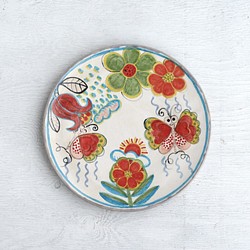 チューリップと花と蝶絵の平皿 1枚目の画像