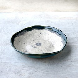 白化粧土(貫入)の深皿 1枚目の画像