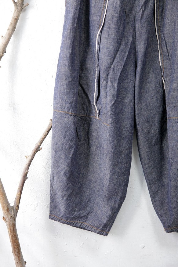 THE LIGHT_Cotton and linen cocoon-silhouette pleated pants - パンツ