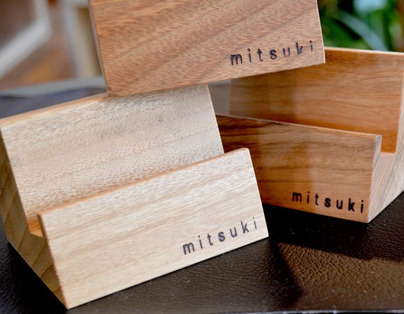 【シンプルで人気】atelier mitsuki 楠の木・スマホ スタンド　iPhone stand 1枚目の画像