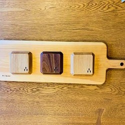 木のカッティングボード  (Lサイズ)  ナラ＆豆皿3個 1枚目の画像