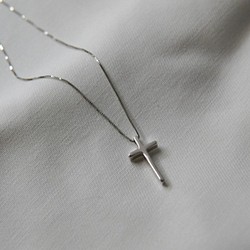 極簡風。 925純銀 十字架項鍊 鎖骨鍊 基督 福音 客製化禮物 第1張的照片