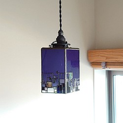 ガラスライトシェード ・青紫・灯具付き 1枚目の画像