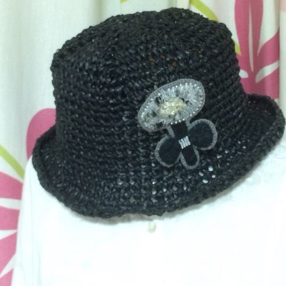 手編み帽子 ブラック 1枚目の画像