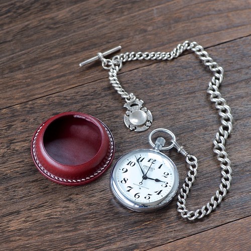 懐中時計カバー カラーオーダー 腕時計 革小物yoshii 通販 Creema クリーマ ハンドメイド 手作り クラフト作品の販売サイト