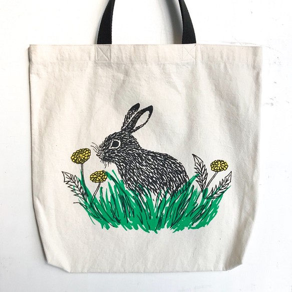 rabbit and dandelion tote bag w/short handle 1枚目の画像
