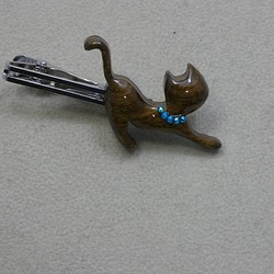 木製　ネクタイピン　（　猫　） 1枚目の画像
