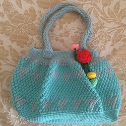 ブルーハートカバン/バラ付き/バッグ手編みかぎ針編み手作り 1枚目の画像