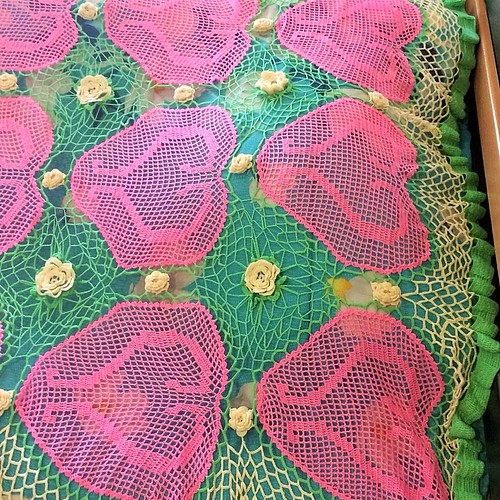 ピンクハート/手編みのベッドカバー/ソファーカバー/かぎ針編みの 