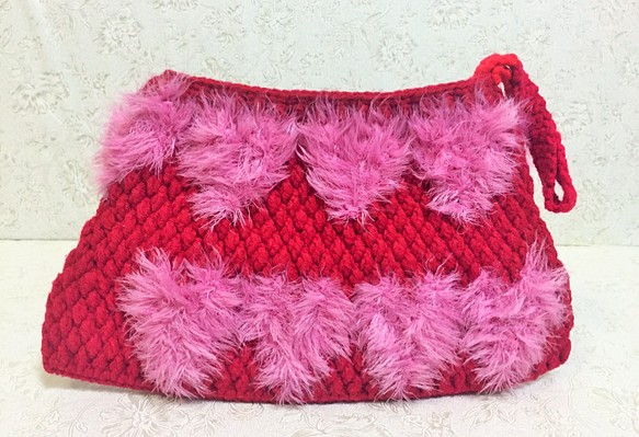 赤×ピンク×ハート/編みバッグ/クラッチ/小バッグ/編み物/手編み 1枚目の画像