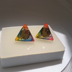 虹色三角ピアス☆猫ちゃん付き☆ 1枚目の画像
