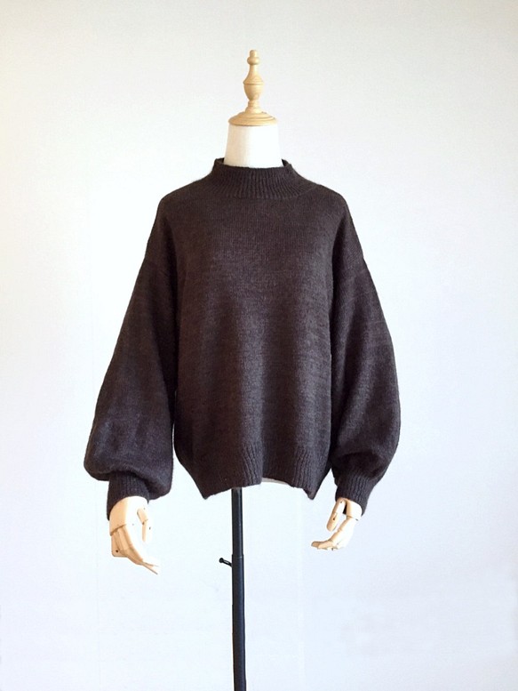 ダークブラウンモヘアのモックネックセーター 1枚目の画像
