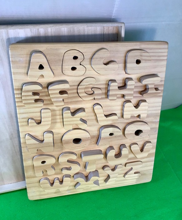 木工　知育玩具　パズル　アルファベット　手造り　一点物 1枚目の画像