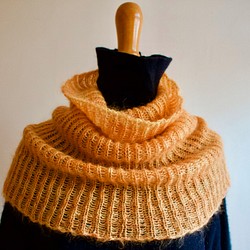 フランス製 スヌードケープ 草木染めシルクモヘア糸使用　ユーカリオレンジ [一目ゴム編み] 1枚目の画像