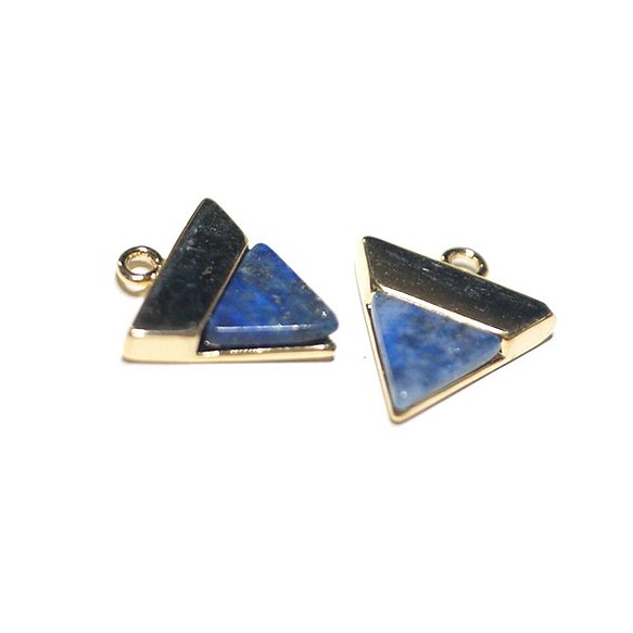 再販【2個入り】１点もの～天然石ラピスラズリ(lapis lazuli）三角形ゴールドチャーム、パーツ 1枚目の画像
