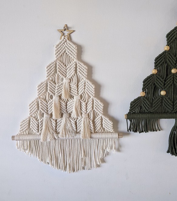 マクラメ編み　フリンジ付きクリスマスツリー