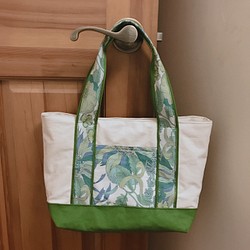 リバティと帆布のトートバッグ（緑） 1枚目の画像