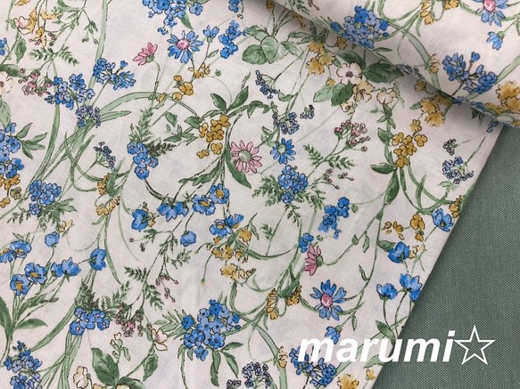 110×50☆ブロード綿プリント生地☆ ボタニカル柄☆ブルー 生地 marumi