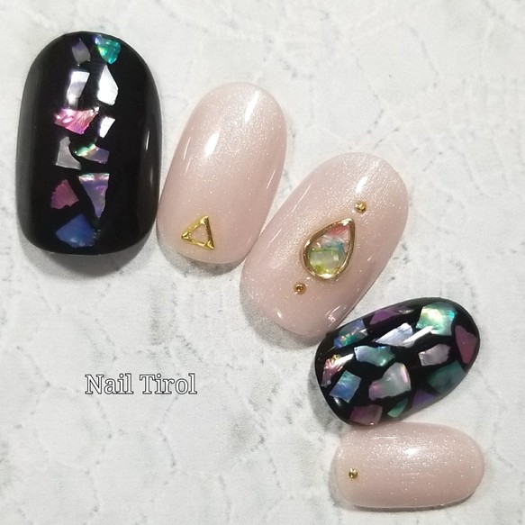 シェルのステンドグラスネイル ネイルチップ ネイルシール Nail Tirol 通販 Creema クリーマ ハンドメイド 手作り クラフト作品の販売サイト