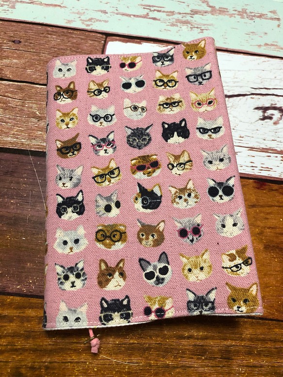 ハンドメイド 文庫本サイズ ブックカバー マカロン 猫ちゃん - 文房具 