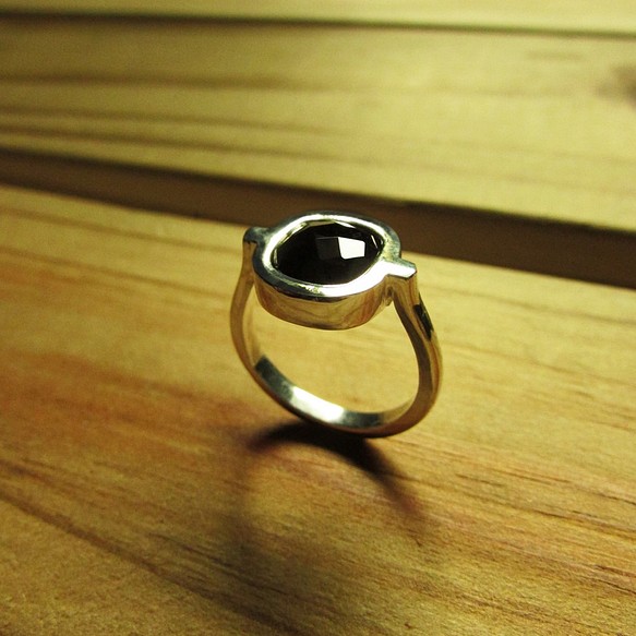 mittag JRG402 dot a ring_點a戒指 925純銀 限量 設計師手做 附品牌原木珠寶盒 第1張的照片