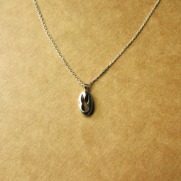 gem rabbit necklace_寶石兔項鍊 純銀 限量 設計師手做 附品牌珠寶盒 第1張的照片