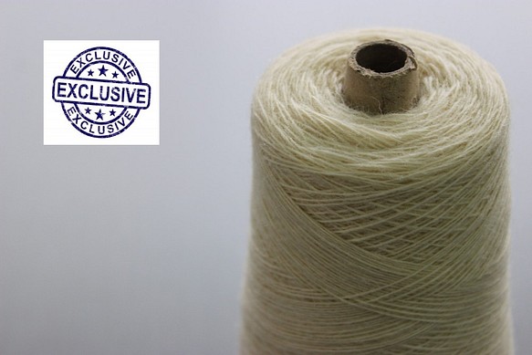 ピュアアルパカ100%毛糸　1/6NM 日本製　300g ナチュラルアイボリー 1枚目の画像