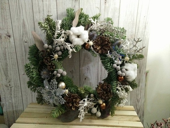 《香氛花園 Fragrant Garden》銀白色聖誕花圈 /聖誕裝飾 /居家佈置 /聖誕禮物 第1張的照片