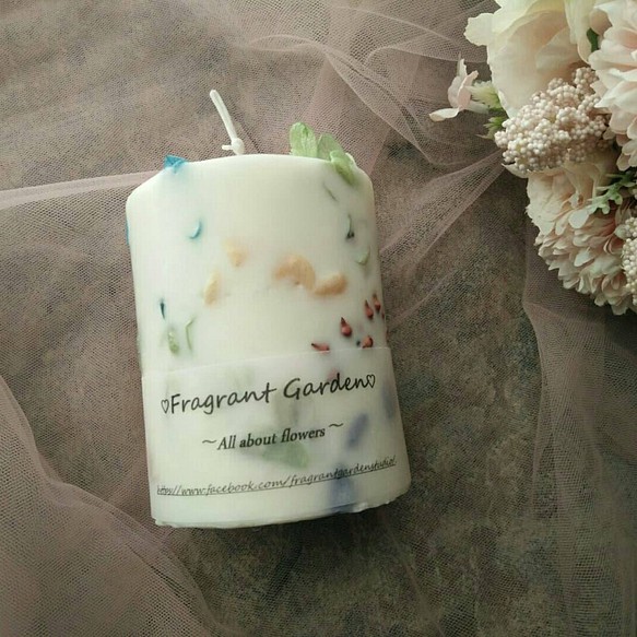 《香沁花園 Fragrant Garden》乾燥花圓柱蠟燭 第1張的照片