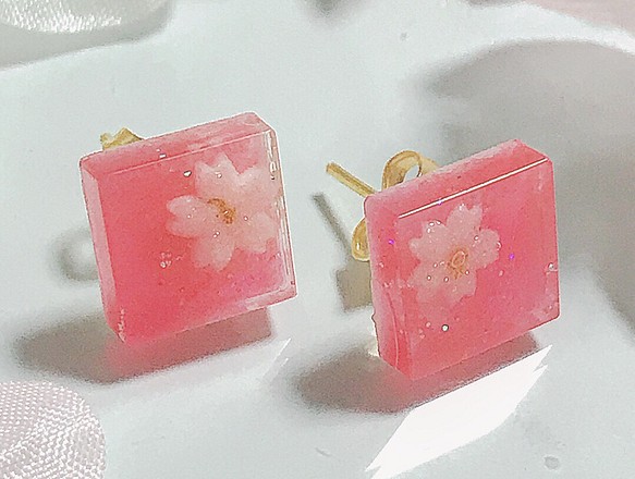 【樹脂】桜ピアスorイヤリング〜春〜 1枚目の画像