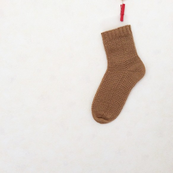 【SALE！】ワッフル模様の靴下/カフェオレ・ブラウン 1枚目の画像