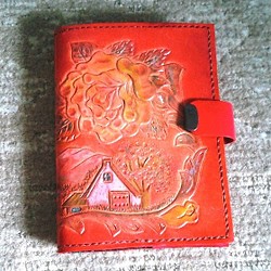 牛革製ノートカバー（カービング、赤系染色）　送料無料 1枚目の画像